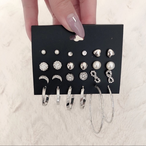 Brandy Melville Jewelry - ✨Vintage Studded earrings set✨